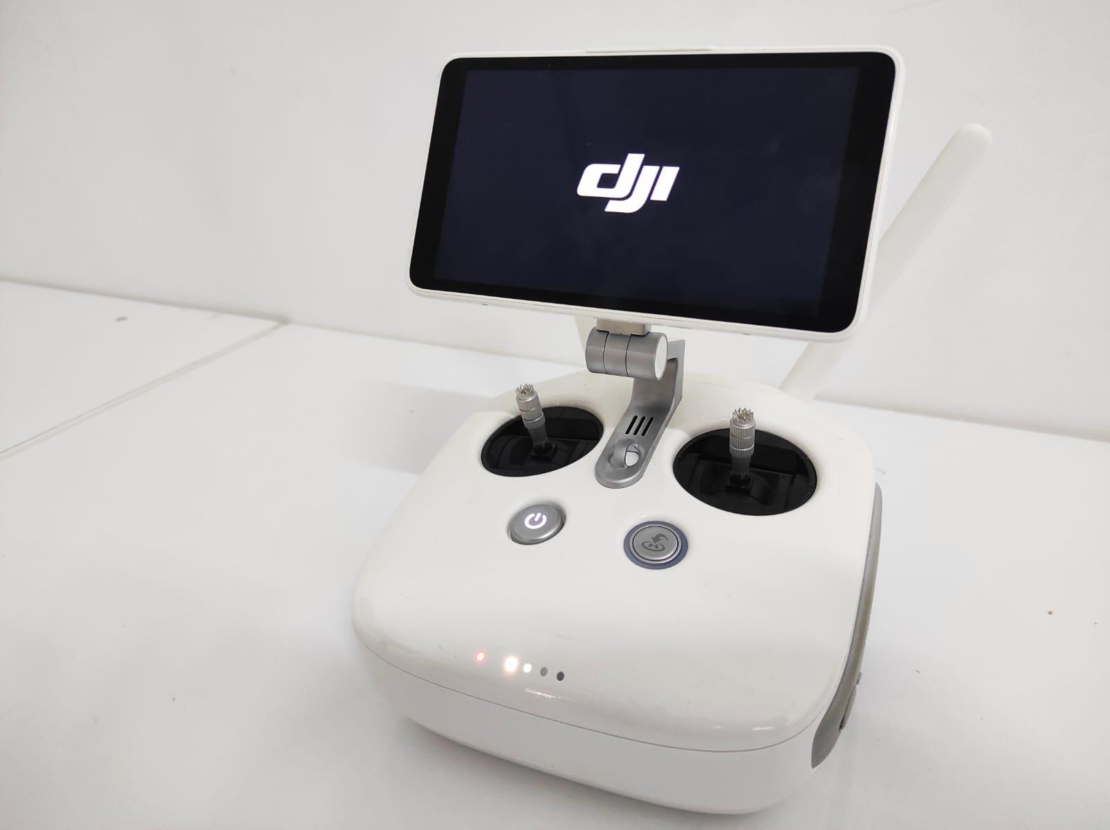 Dji PHANTOM 4 PLUS Ekranlı Kumanda